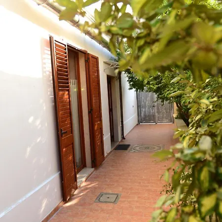 With One Bedroom In With Furnished Terrace And Wifi 3 Km From The Beach Scanzano Jonico