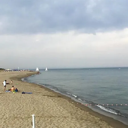 With One Bedroom In With Furnished Terrace And Wifi 3 Km From The Beach Appartamento *