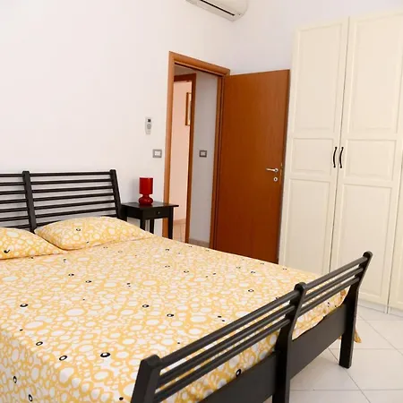 With One Bedroom In With Furnished Terrace And Wifi 3 Km From The Beach Appartement Scanzano Jonico