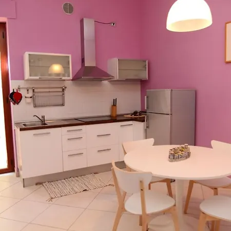 Appartamento With One Bedroom In With Furnished Terrace And Wifi 3 Km From The Beach