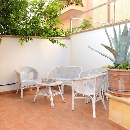With One Bedroom In With Furnished Terrace And Wifi 3 Km From The Beach Appartamento Scanzano Jonico